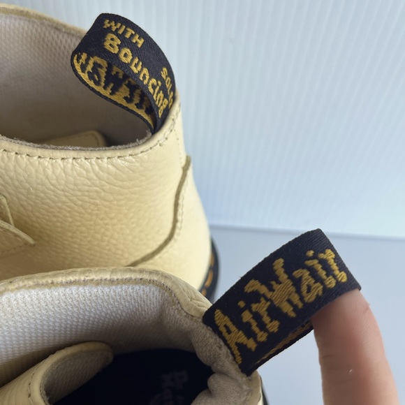 Dr Marten’s Devin Heart Boots - ButterCream - Woman’s 9 - Picture 5 of 9